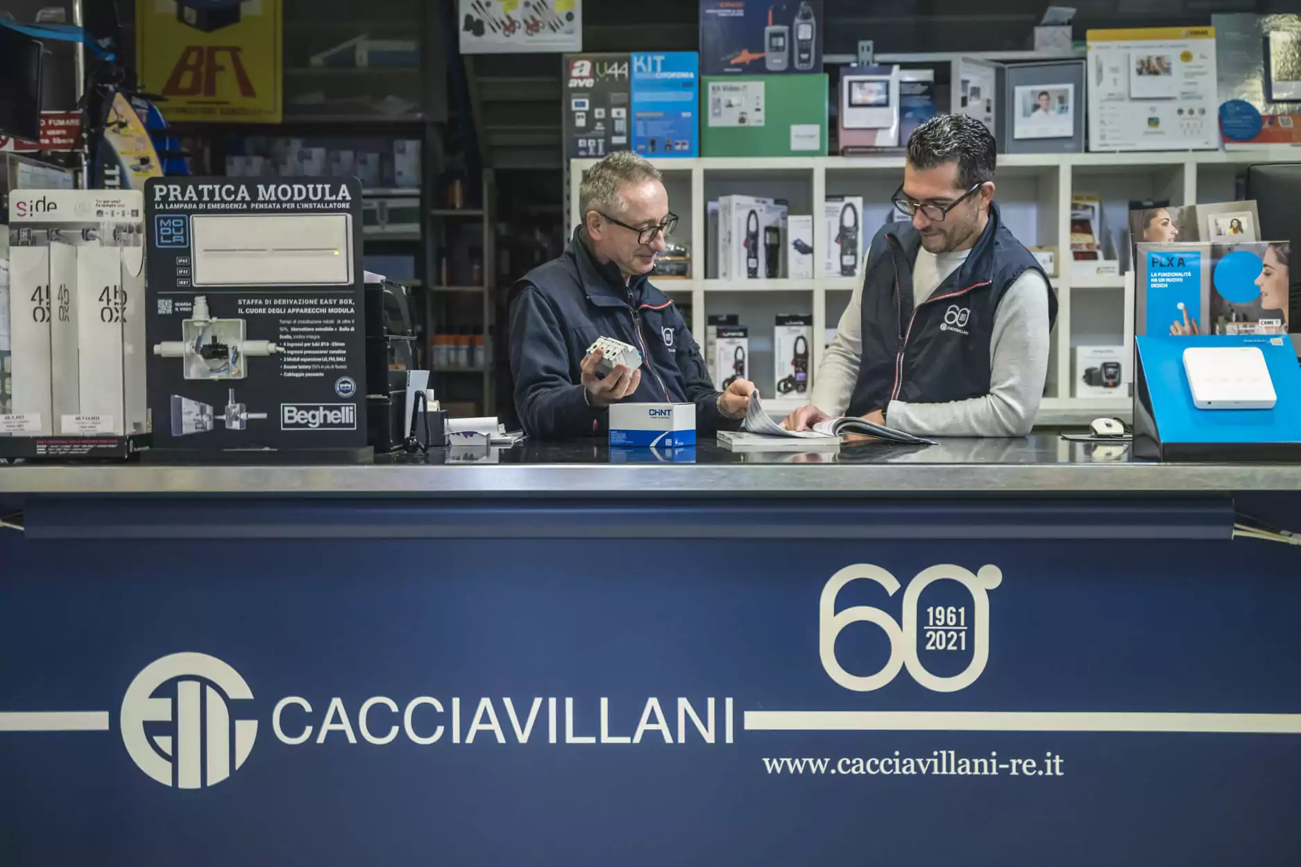 Cacciavillani vendita a banco di materiale elettrico